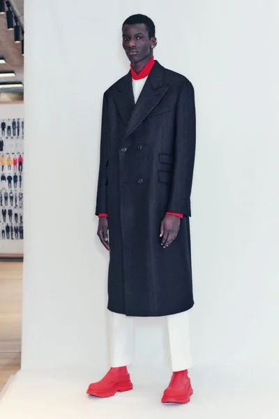 Look 10